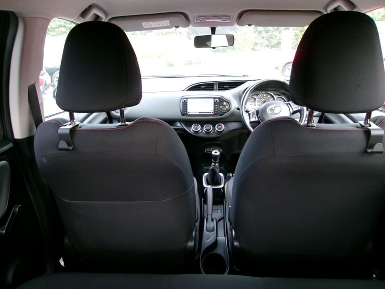 2015 Toyota Yaris 1.33 VVT-i Sport 5dr HATCHBACK PETROL Manual