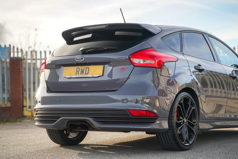 2018 Ford Focus 2.0T EcoBoost ST-3 Euro 6 (s/s) 5dr HATCHBACK Petrol Manual