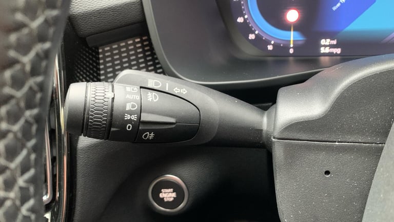 2024 Volvo XC40 2.0 B4 MHEV Plus SUV 5dr Petrol Hybrid DCT Auto Euro 6 (s/s) (197 ps) ESTATE Petr...