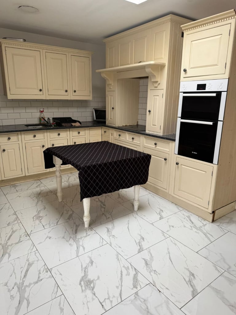 image for COSY BIG Medium ROOM IN CHINGFORD , E4 8PJ FOR £643pcm..AVAILABLE NOW!!