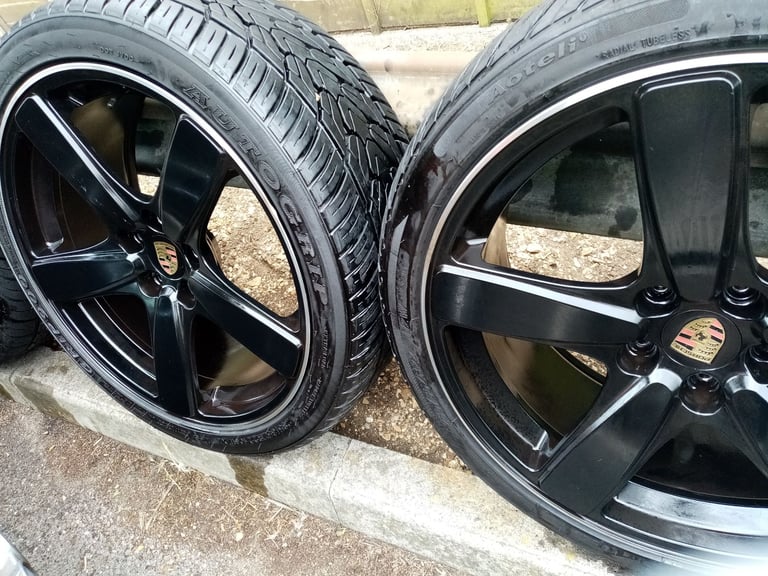 22 inch alloy wheels with quality tyres 