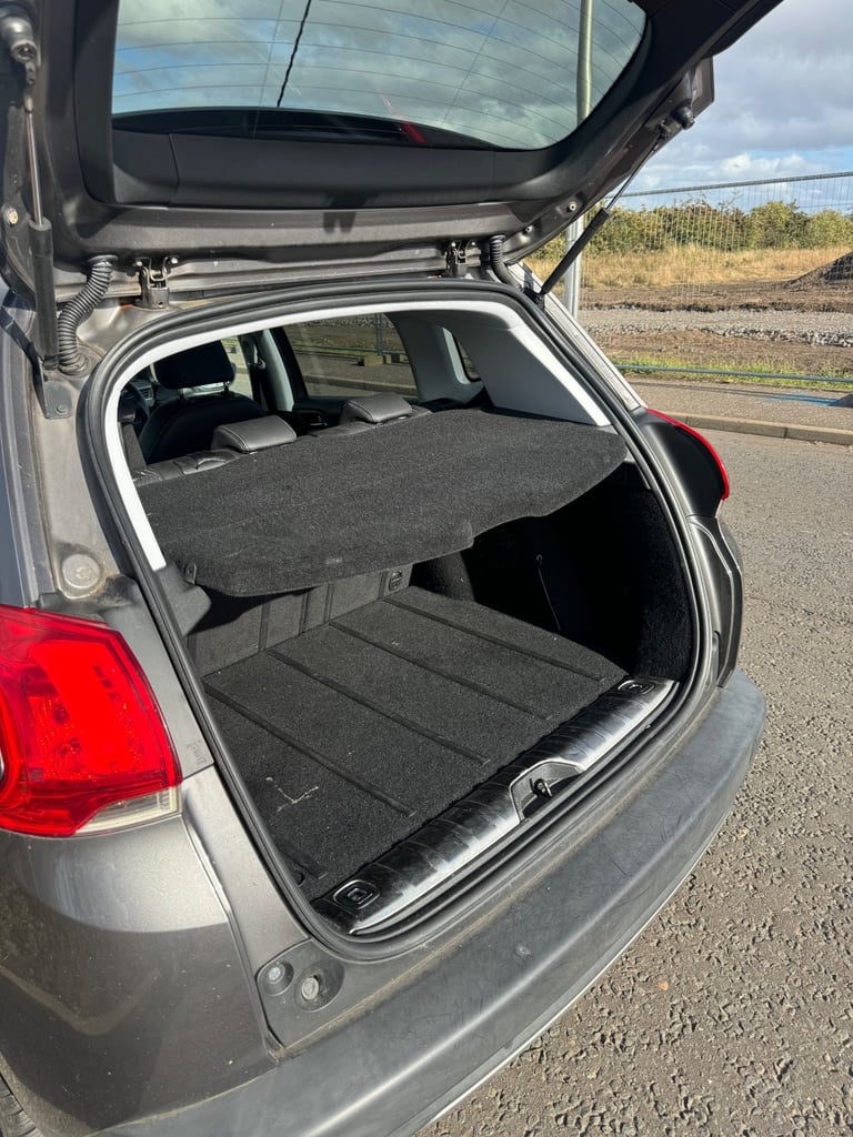 Peugeot, 2008, Hatchback, 2014, Manual, 1560 (cc), 5 doors
