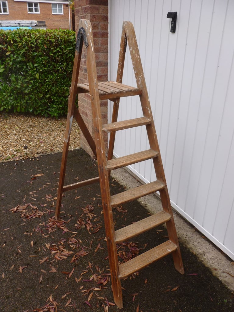 Wooden Step Ladder