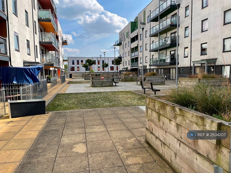 2 bedroom flat in Priory Court, Romford, RM7 (2 bed) (#2534207)