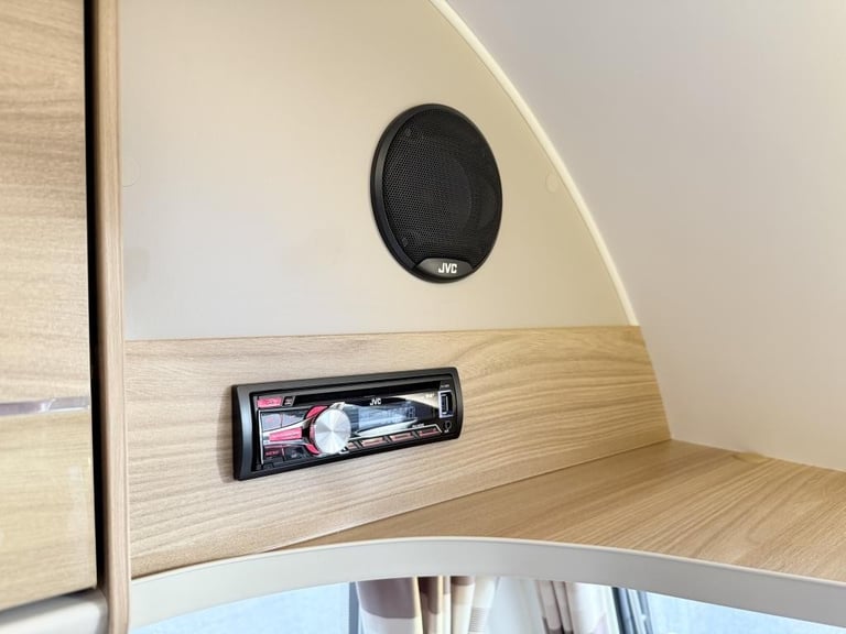 2017 BAILEY UNICORN VIGO LUXURY TOURING CARAVAN