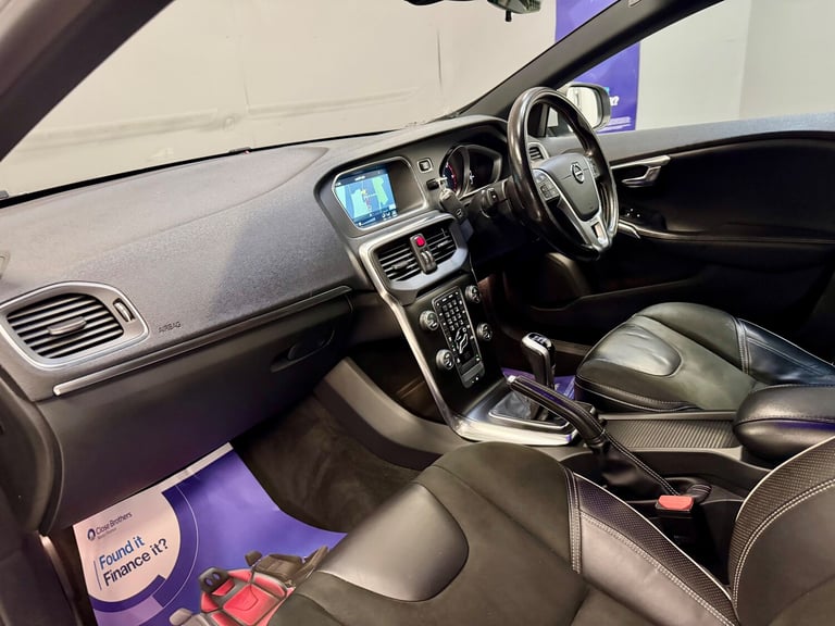 2016 Volvo V40 2.0 D2 R-Design Nav Plus Hatchback 5dr Diesel - 20 POUNDS ROAD