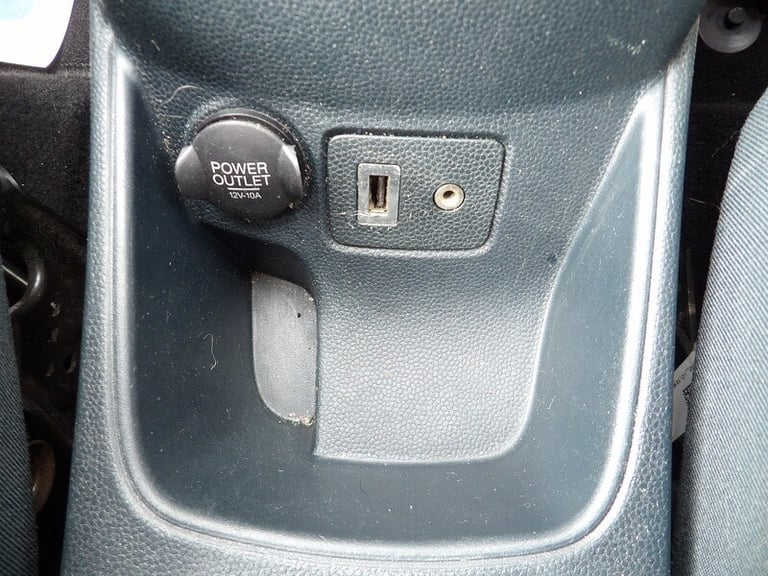 2012 Ford Fiesta Titanium Hatchback Petrol Manual