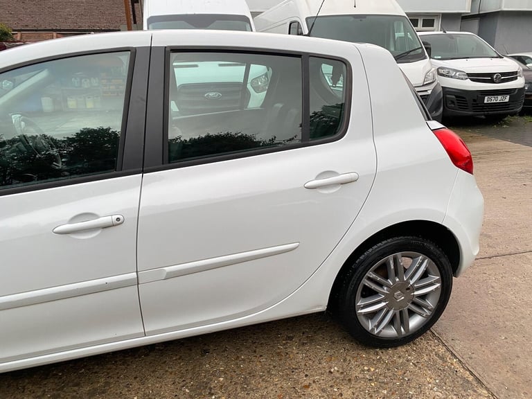 2012 Renault Clio 1.2 Dynamique TomTom Euro 5 5dr HATCHBACK Petrol Manual