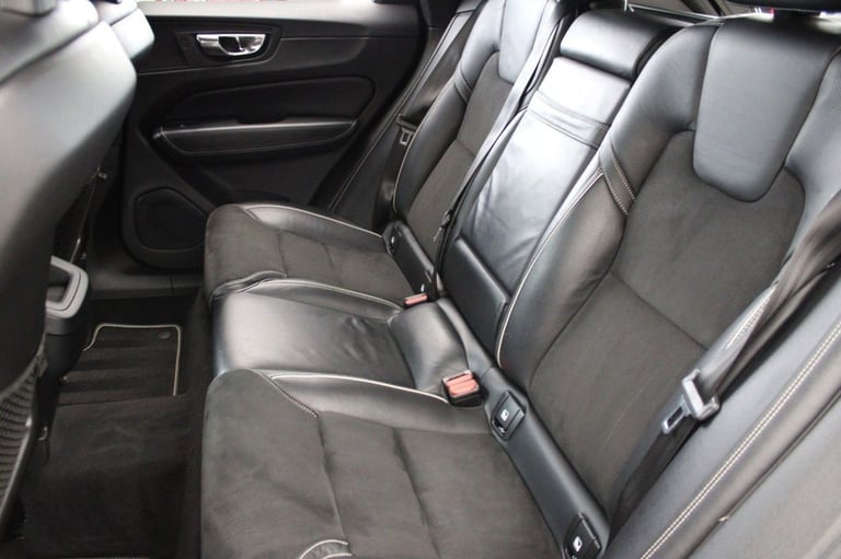 2018 Volvo XC60 2.0 D4 R DESIGN 5dr AWD Geartronic ESTATE DIESEL Automatic