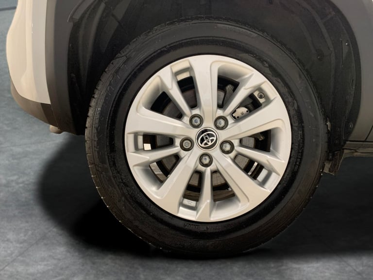 2024 Toyota Yaris Cross 1.5 VVT-h Icon SUV 5dr Petrol Hybrid E-CVT Euro 6 (s/s) (116 ps) - LANE T...