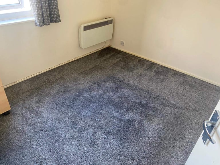 Spacious 1-Bedroom first floor Flat – Excellent Location Between Town Centre & Old Town