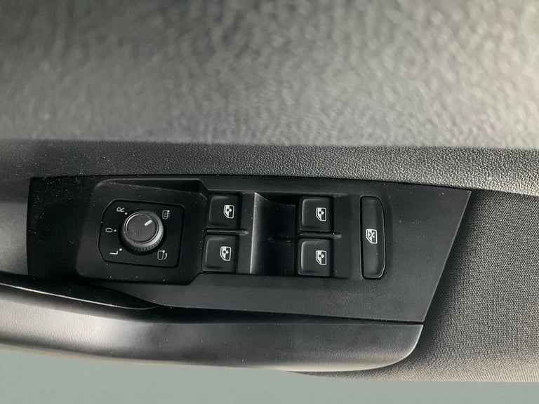 2022 Volkswagen Polo 1.0 TSI Life Hatchback 5dr Petrol Manual Euro 6 (s/s) (95 ps) - LIGHT AND S ...