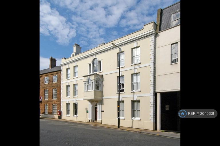 1 bedroom flat in Oriel House, Northampton, NN1 (1 bed) (#2645331)