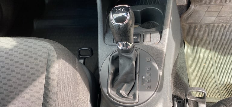 2015 Skoda Fabia 1.2 TSI 105 SE 5dr DSG HATCHBACK Petrol Automatic