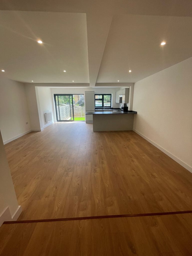 THE BEST GROUND FLOOR GARDEN STUDIO FLAT FOR RENT IN THE HEART OF WALTHAMSTOW 