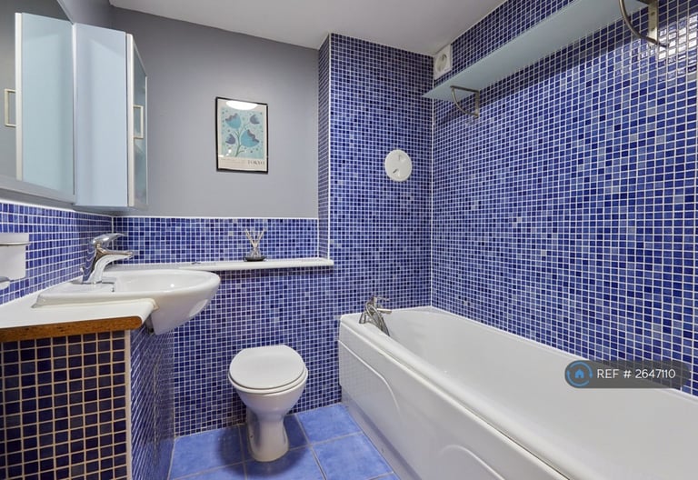 2 bedroom flat in Tytler Court, Edinburgh, EH8 (2 bed) (#2647110)