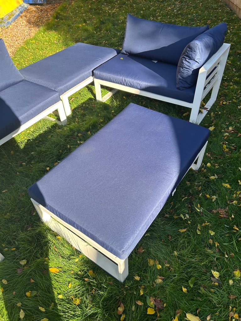 Garden Sofa and Table set 
