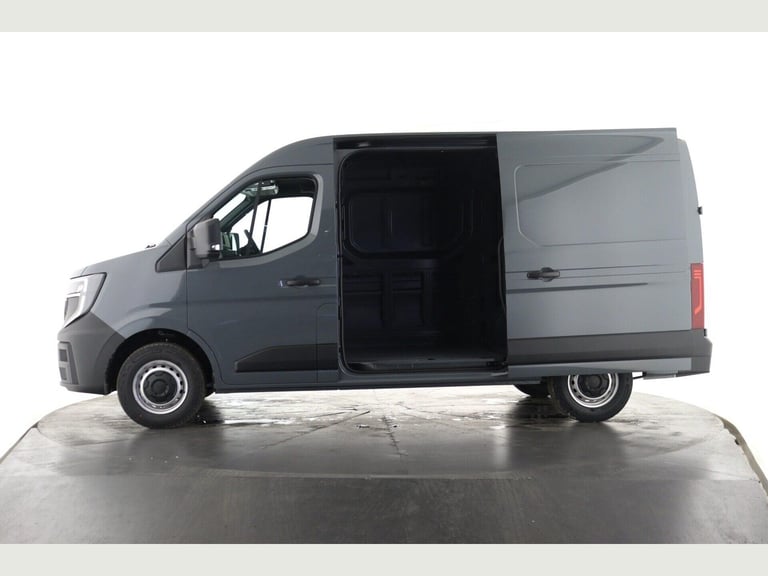 2025 Renault Master MM35 Blue dCi 130 Advance Medium Roof Van PANEL VAN DIESEL Manual
