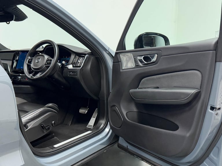 2021 Volvo XC60 R-Design Pro T8 AWD (390 hp) Auto ESTATE Petrol/Electric Hybrid Automatic