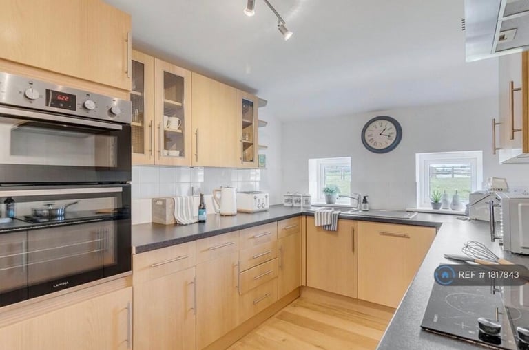 Fully furnished 3 bedroom annex available to rent immediately £1295