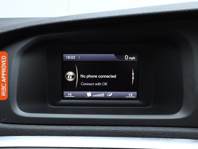 2016 Volvo V40 Cross Country 2.0 D2 Lux Hatchback 5dr Diesel Manual Euro 6 (s/s) (120 ps) Hatchba...