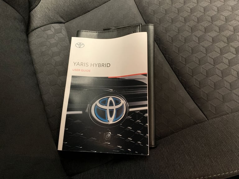 2021 Toyota Yaris 1.5 VVT-h Design Hatchback 5dr Petrol Hybrid E-CVT Euro 6 (s/s) (116 ps) -  Hat...