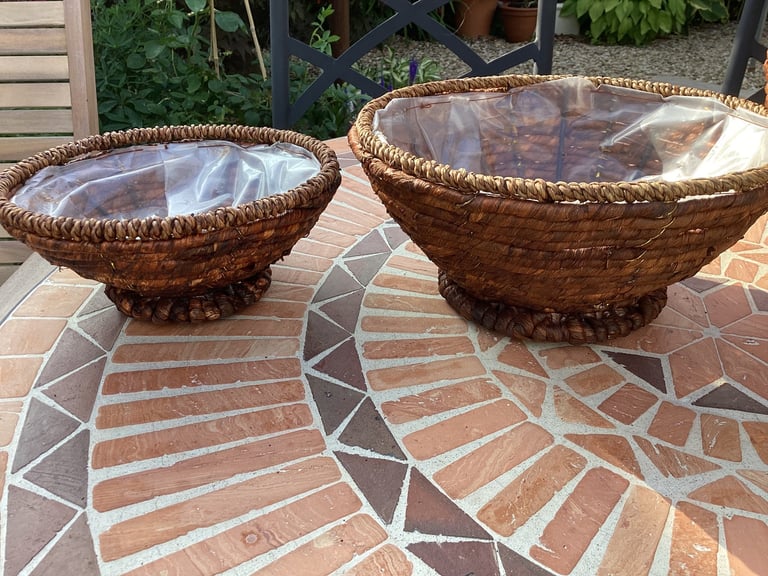 SET OF THREE WOVEN GRASS INDOOR OUTDOOR PLANTERS BOWL FLOWER POT COVERS
