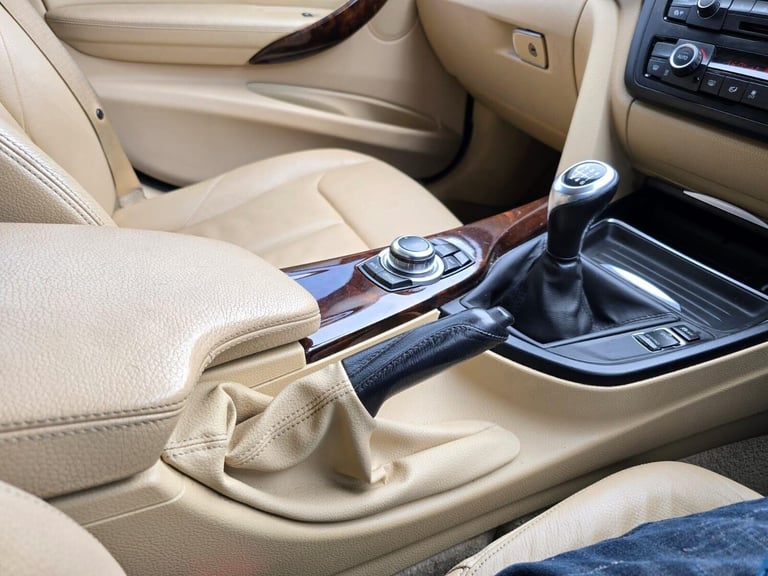 2014 BMW 3 Series 2.0 320d ED EfficientDynamics Euro 5 (s/s) 4dr Saloon Diesel Manual