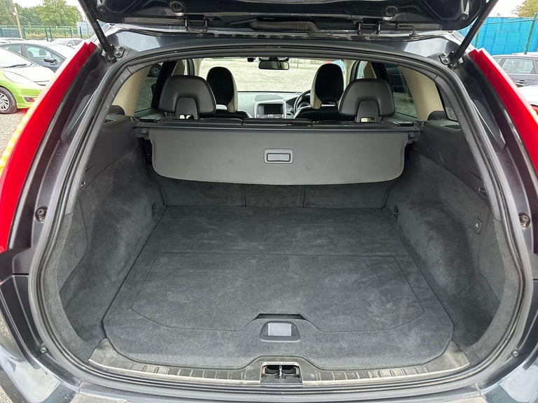 2025 Volvo XC60 2.0 T5 R-Design Premium SUV 5dr Petrol Powershift Euro 5 (240 ps) PETROL Automatic