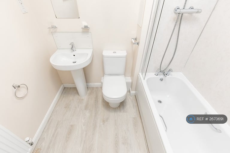 2 bedroom flat in Burnside Road, Dyce, Aberdeen, AB21 (2 bed) (#2673691)