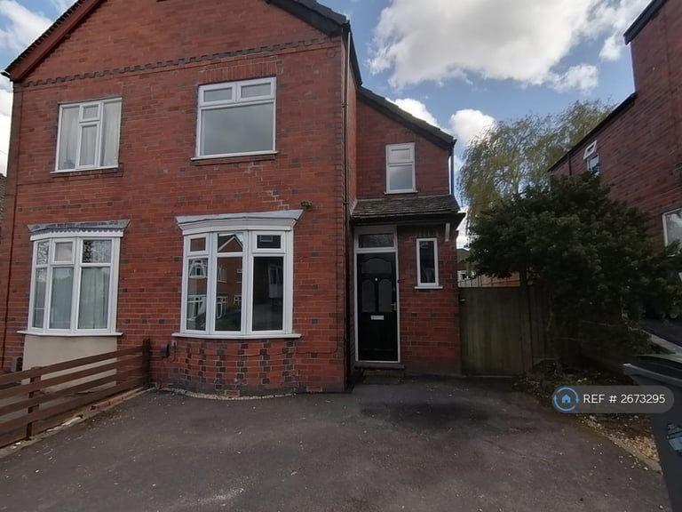 2 bedroom house in Crescent Grove, Stoke-On-Trent, ST4 (2 bed) (#2673295)