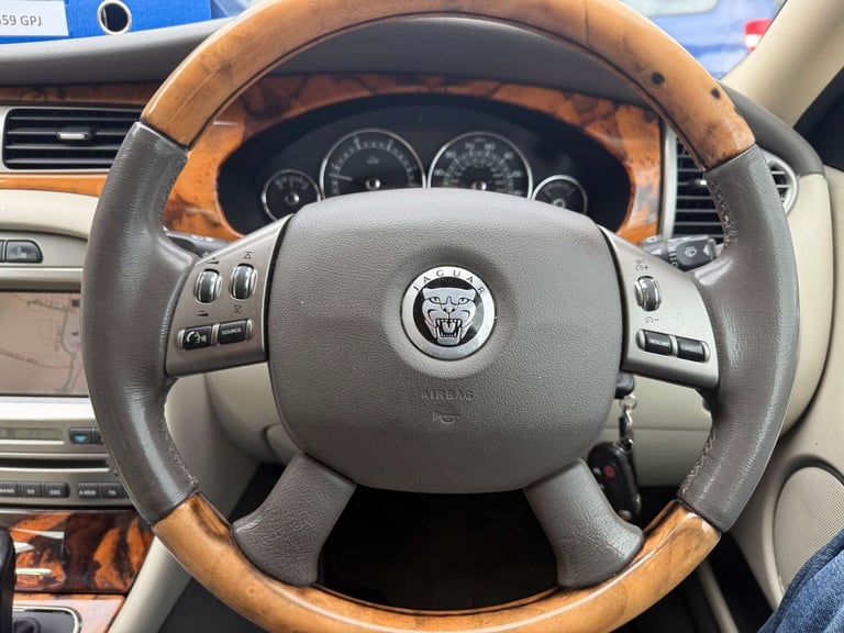 2010 Jaguar X-Type 2.2 X-Type Sovereign  Auto 4dr Saloon Diesel Automatic