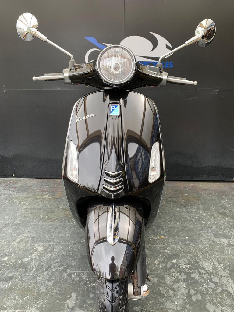 PIAGGIO VESPA 125cc PRIMAVERA SCOOTER LOW MILEAGE HPI CLEAR