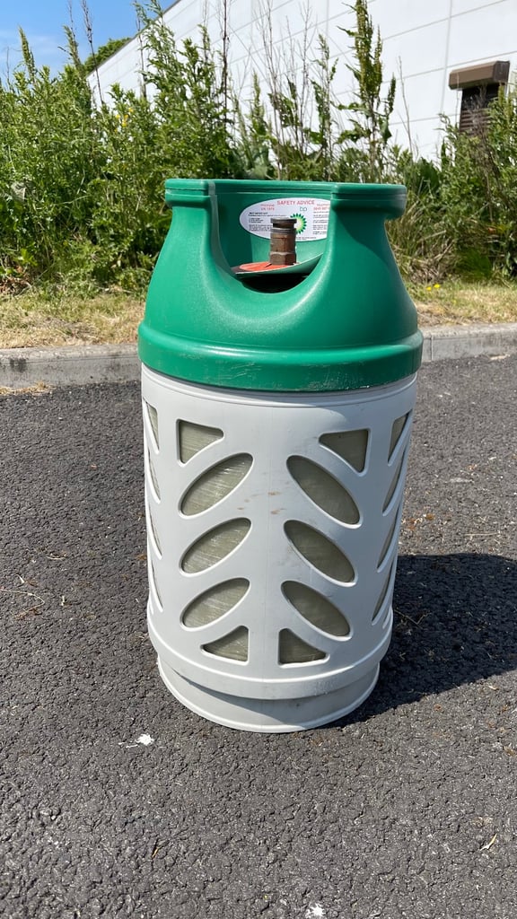 Patio Gas Light Weight 10kg Propane Full Bottle Flo Gas 10 kg