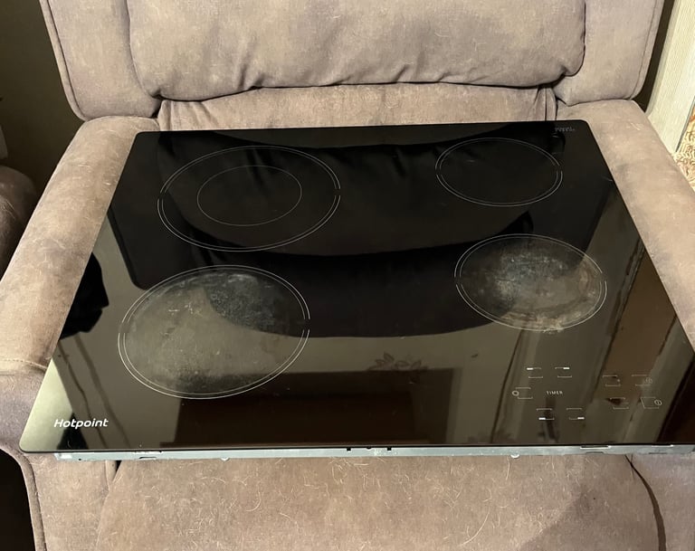 Hotpoint Ceramic Hob 58cm Black HR612CH 4 Ring 