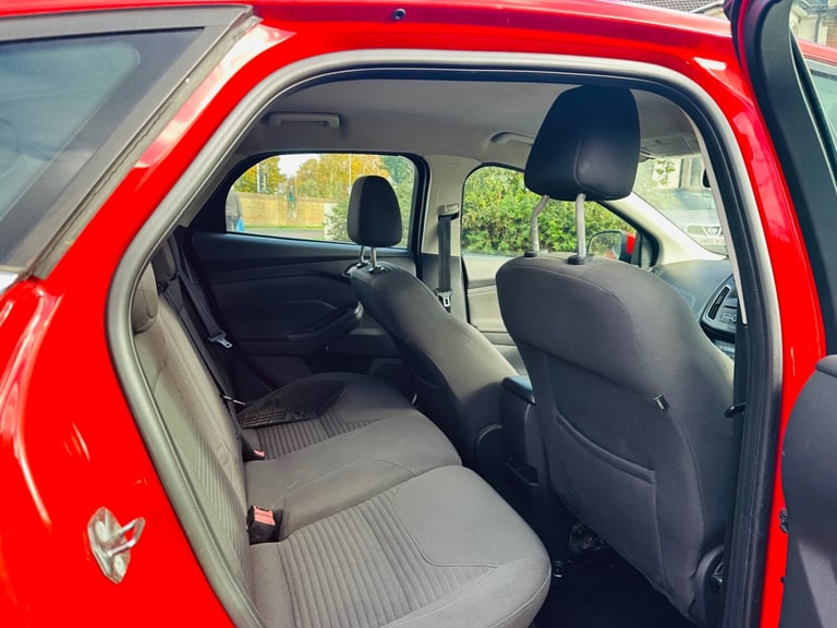 2014 Ford Focus 1.6 TDCi 115 Titanium 5dr HATCHBACK Diesel Manual - Image 10