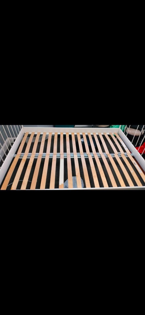 King size bed 