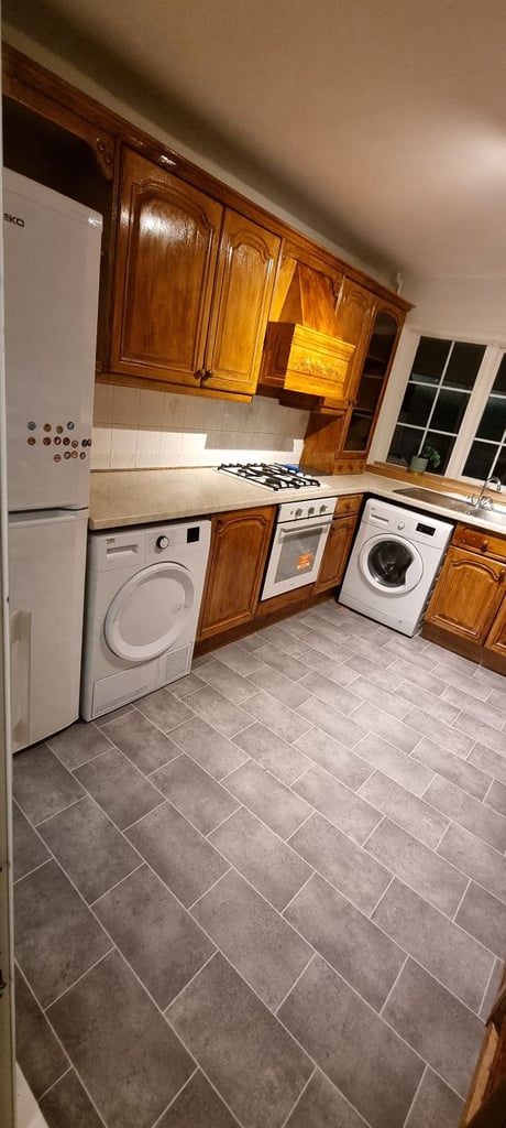 3 Bedrooms House, Very well presented, Great Location