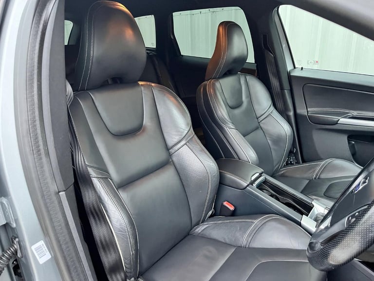 VOLVO XC60 2.0 R-Design Lux D4 (181hp) Silver Auto Diesel 2015