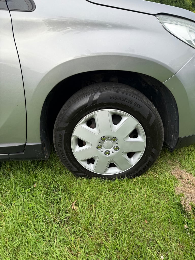 2016 Peugeot 2008 1.2 PureTech Access A/C 5dr HATCHBACK Petrol Manual