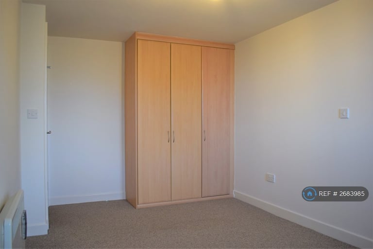 2 bedroom flat in Jenner House, Nottingham, NG3 (2 bed) (#2683985)