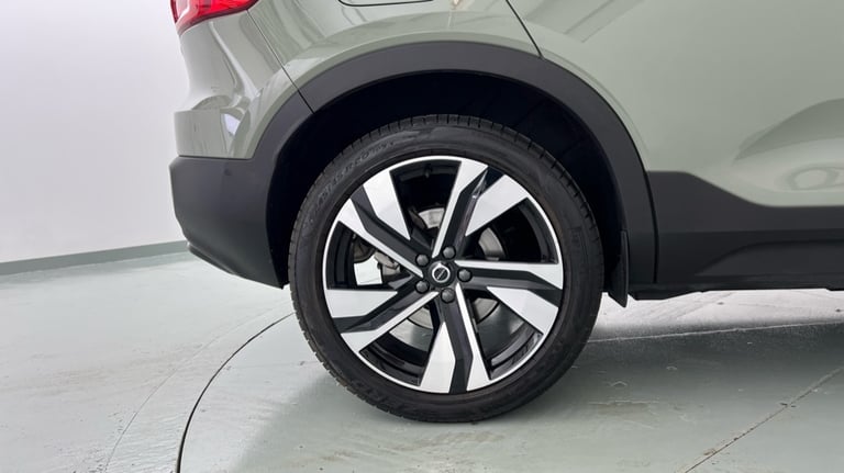 2025 Volvo XC40 Ultra, B4 Mild hybrid, Petrol, Dark Estate Petrol Automatic