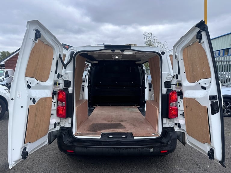 2021 71 VAUXHALL VIVARO 2700 1.5d 120PS Dynamic L1 H1 Van