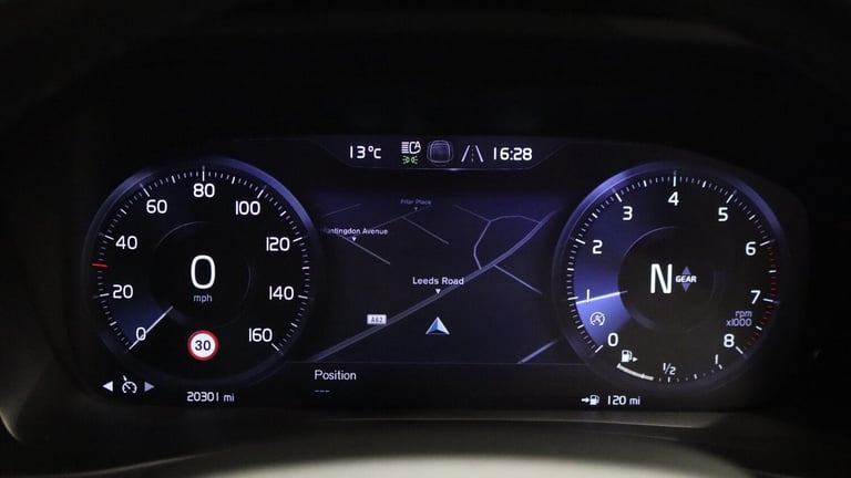 2021 Volvo XC40 T3 Momentum Manual (Park Assist, Cruise Control, Bluetooth) ESTATE Petrol Manual