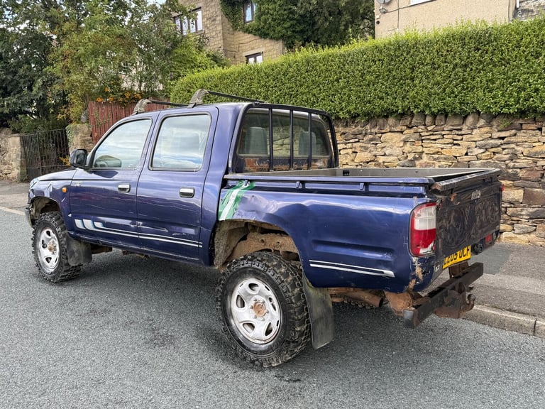 2005 Toyota Hilux 280 EX D4-D D/C DOUBLE CAB PICK UP MANUAL 4X4 BLUE PICK UP Diesel Manual
