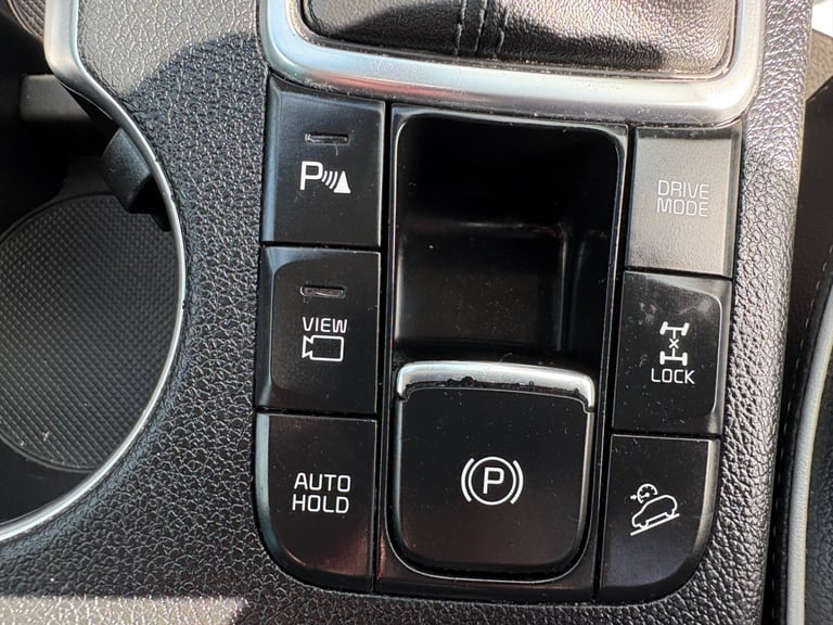 Kia Sportage 2.0 Diesel ISG 4 AWD Auto.Heated leather,reverse camera,pan roof