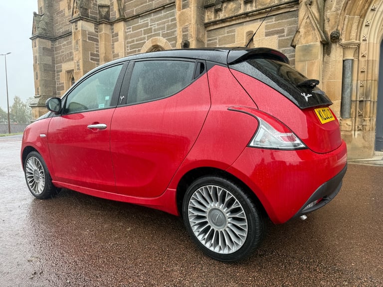 2012 Chrysler Ypsilon 1.2 Black and Red 5dr HATCHBACK Petrol Manual