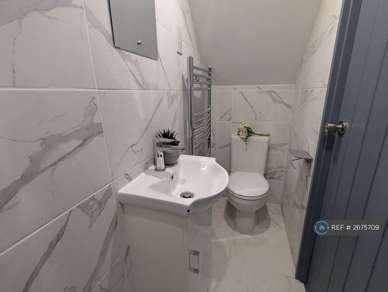 3 bedroom house in Barlow Close, Wallington, SM6 (3 bed) (#2675709)