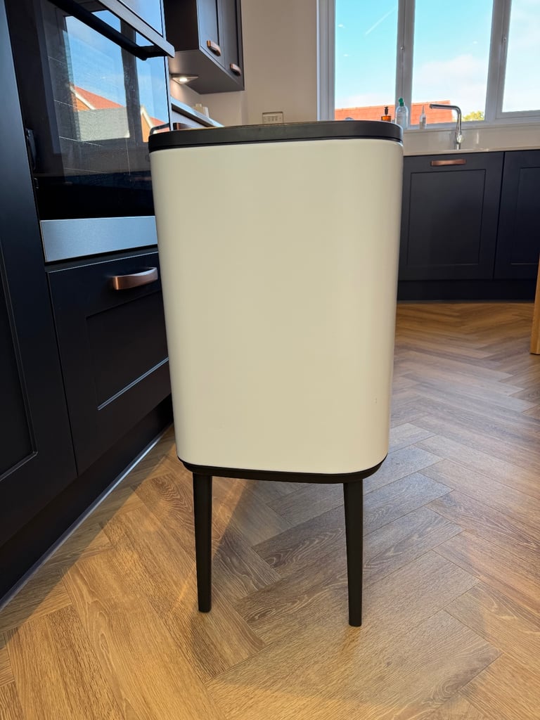 Stylish & Premium Brabantia Bo Touch Bin 11 + 23 Litre White – Excellent Condition