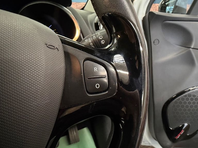 2015 Renault Clio 1.5 dCi Dynamique S Nav Hatchback 5dr Diesel Manual Euro 6 (s/s) (90 ps) Hatchb...